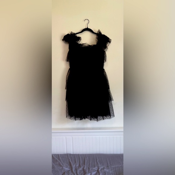 Zac Posen Dresses & Skirts - Zac Posen Chic Evening Black Dress Size 10